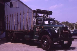 J.P Browne Rigging 1950s Mack Stake Truck - 35mm Kodachrome Slide - Picture 1 of 1