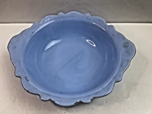 McKee Delphite 1940er blau Milchglas Servierschüssel 10" Schnörkel Vertiefung - Bild 1 von 9