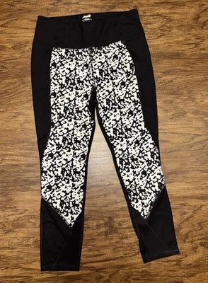 Leggings Avia Talla Mediana Mujer Negro/Blanco Usados  Foto 1 de 4