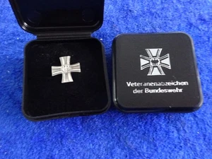 Bundeswehr Veteranenabzeichen im Etui 16 mm Abzeichen Modell 2 - Picture 1 of 5