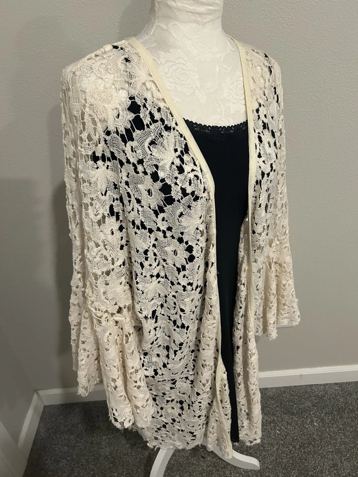 FREE PEOPLE Intimately Ivory Lace Kimono SML Bell Slvs Duster Boho Fairy Cottage - Imagem 1 de 4