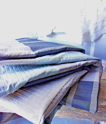 Cortina de ducha de tela texturizada Croscill Fairfax pizarra carbón a cuadros Foto 1 de 4