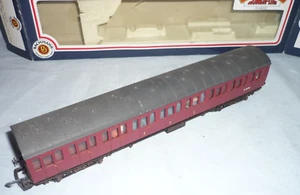 BACHMANN OO GAUGE BR 57' SUBURBAN COMPOSITE COACH W52086 34-??? BOXED - Picture 1 of 2