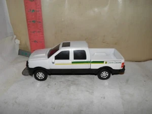 ERTL JOHN DEERE PICKUP - ALL PLASTIC TOY TYPE - MADE IN CHINA - Picture 1 of 3