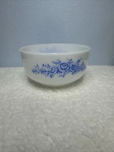 Vintage Federal Heat Proof 2.5 Qt Blue Rose Mixing Bowl Casserole Baking - Picture 1 of 8