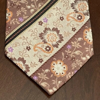 Corbata Irvine Park hecha a mano 100 % seda para hombre hecha en China Foto 1 de 4