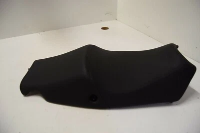 Assento Triumph Sprint ST 1050 FABRICANTE DE EQUIPAMENTO ORIGINAL. T2304695 TRI # 75 - Imagem 1 de 4