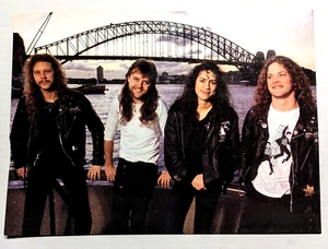 RECORTE DE PÓSTER PINUP DE PÁGINA COMPLETA METALLICA / JAMES HETFIELD / REVISTA DE BANDA (22) - Imagen 1 de 3