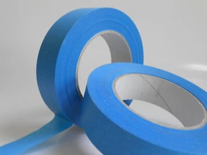 Cinta de cubierta resistente a los rayos UV azul 30 mm x 50 m exterior 15 Tg extraíble - Imagen 1 de 3