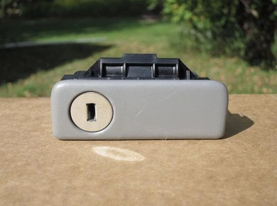 '03-09 Toyota 4Runner Guantera Pestillo 04-10 Sienna Compartimiento Mango Gris ¡OEM! Foto 1 de 2