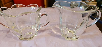 Elegante Borde Festoneado Vidrio Transparente Azúcar Y Crema Resistente con Bonitas Líneas Moderno Foto 1 de 4