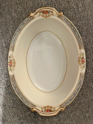 Cuenco de verduras ovalado Noritake Lurline 10", Japón ocupado, flores blancas, borde dorado Foto 1 de 3