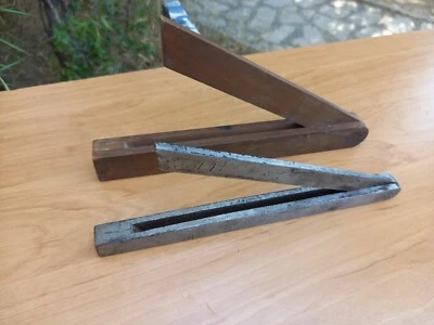Ancien outil Lot de 2 anciennes fausses équerres acier et bois Old tool - Photo 1/4