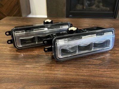 Оригинальные противотуманные фары для Toyota Tundra 22–25 годов выпуска - Изображение 1 из 3