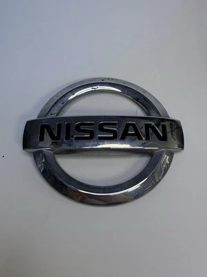 05-12 Nissan Xterra Rear Emblem Back Liftgate Badge Logo 5 Inch OEM 90891-EA500 - Image 1 of 4