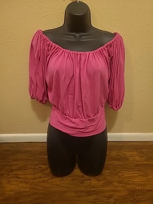 Blusa Mujer Mediana Rosa Recortada Top Manga 3/4 Informal con Volantes Hombro Descubierto Foto 1 de 4