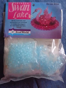 VINTAGE BEAD WORLD PERLEN SCHWANENSEE DEKORATION AQUAFARBEN SET #4724 - Bild 1 von 2