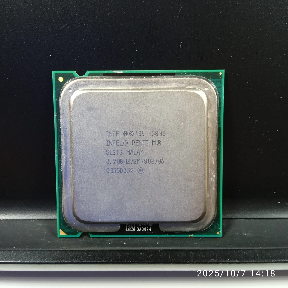 Intel Pentium E5800 3.20GHz Dual Core LGA775 SLGTG – CPU usata testata - Immagine 1 di 4