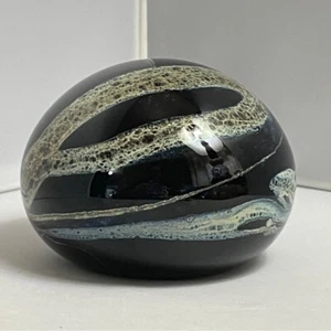 Abstract Black and Cream Art Glass Paperweight Signed Sievers Dated 1981 - Picture 1 of 10