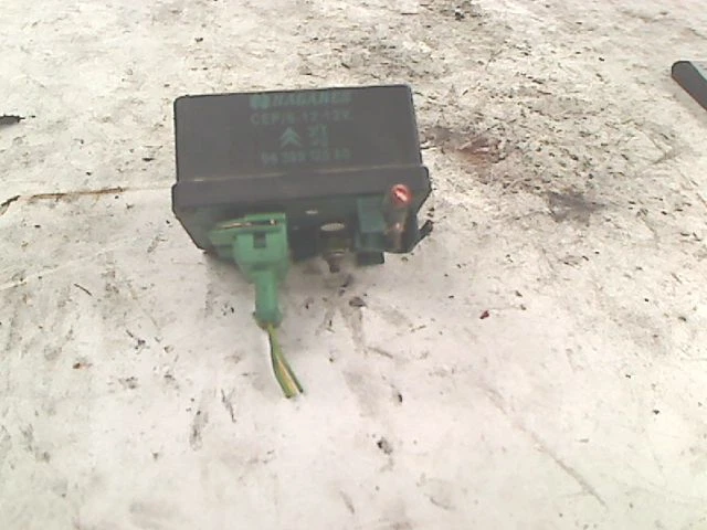 RELAIS BOUGIE PRECHAUFFAGE Peugeot 307 Break (3E) 2006 598140 - Immagine 1 di 1