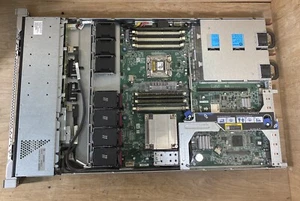 HP Proliant DL360E GEN8 686211-S01 Server Xeon E5-2403@1.8GHz / 32GB RAM - Picture 1 of 8