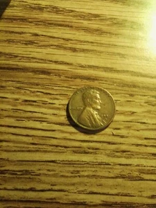 1951s Wheat Cent Coin In 🌈 Condition!! - Picture 1 of 6
