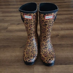 Hunter Original Short Leopard Print Boots - Picture 1 of 6