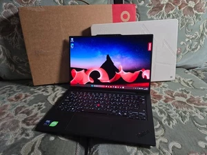 Lenovo ThinkPad X1 Carbon Gen 13 Ultra 7 258V 32GB 1TB 2.8K 120Hz OLED Laptop - Picture 1 of 13