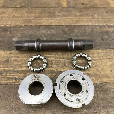 Vintage Shimano 600 AX Bottom Bracket Set 68mm 116mm JIS Square Taper One Key - Image 1 of 4