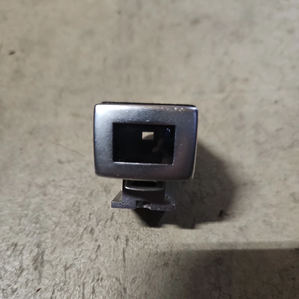 Vintage Zeiss Ikon 50mm Shoe Mount Finder 421 for Contax IIa and IIIa Cameras - Image 1 of 4