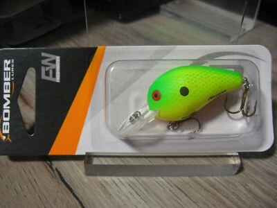 Bomber 4F  1.75" Fishing Lure 1/4 Oz Lime Scale Chartreuse Back - Image 1 of 4