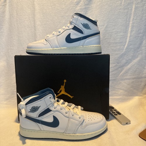 [FN7432 141] Scuola elementare Air Jordan Retro 1 MID SE (GS)