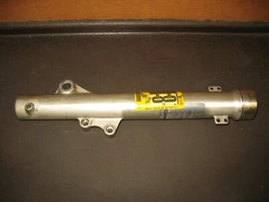 KL600 1986 horquilla izquierda tubo exterior caja inferior tubo Kawasaki KLR 600 1985-1986 - Imagen 1 de 6