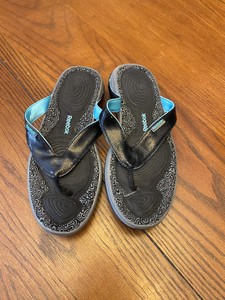 reebok flip flops womens