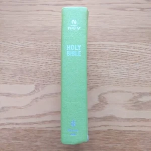 The Holy Bible New Century Version NCV Pocket Size Hardcover 2005 Lime Green - Picture 1 of 13