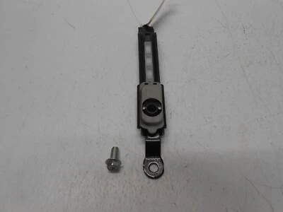 Ajustador de altura del cinturón de seguridad Toyota Corolla Matrix 2003-2008 izquierda o derecha con perno Foto 1 de 4