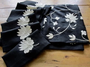 Ranjit Ahuja Bergdorf Goodman Black Tablecloth w Cream Embroidery 6 Napkins - Picture 1 of 12