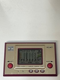 1981 Nintendo Game&Watch HELMET Very GOOD CONDITION WORKS GREAT
