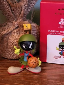 2021 Hallmark Ornament   "MARVIN THE MARTIAN"   SPACE JAM:  A NEW LEGACY - Picture 1 of 3