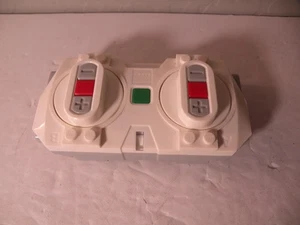 LEGO White Bluetooth Remote Control Handset (1x) 6214560 Brick 28739 WORKING  - Picture 1 of 3