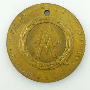 e9711 Medaille für hervorragende Qualität Leipziger Messe MM 1977 goldfarben - Picture 1 of 6