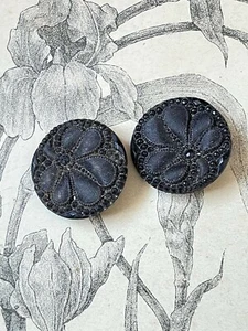 Deux boutons anciens en verre noir décor trèfle jais? collection French Button - Picture 1 of 2