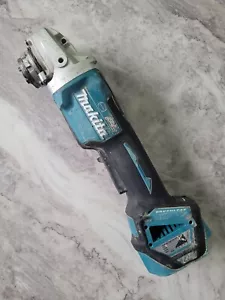 Makita DGA469 18V 115mm BL X-Lock Angle Grinder Body Only - Picture 1 of 9