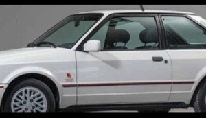 BRAND NEW ESCORT MK4/XR3i/CABRIOLET SIDE MOULDING KIT 6 PIECE RED INSERTS - Picture 1 of 2