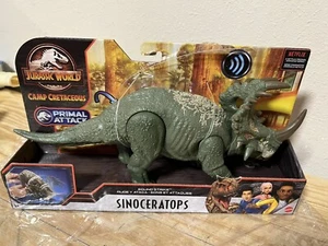 JURASSIC WORLD Primal Attack Camp Cretaceous Sound Strike Green Sinoceratops - Picture 1 of 9
