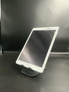 Apple iPad Air 16GB (Grey) - UNLOCKED - Poor Condition (Broken Screen) - Picture 1 of 11