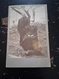 Kabinettkarte Mann Frau und Hund Outdoor Portrait 19. Jahrhundert - Bild 1 von 8