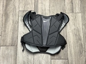 Almohadillas para el hombro Nike de lacrosse protector de pecho certificado SEI NOCSAE equipo negro - Imagen 1 de 6