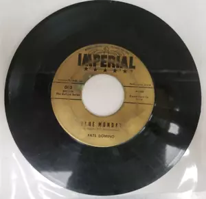 Record 45 RPM Vinyl Fats Domino- Blue Monday/ I'm In Love Again - Imagen 1 de 4