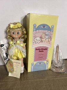 NUEVO Nuevo en caja August DOLLY DINGLE GOEBEL muñeca de vinilo de colección Birthstone Peridot Twinkle - Imagen 1 de 9